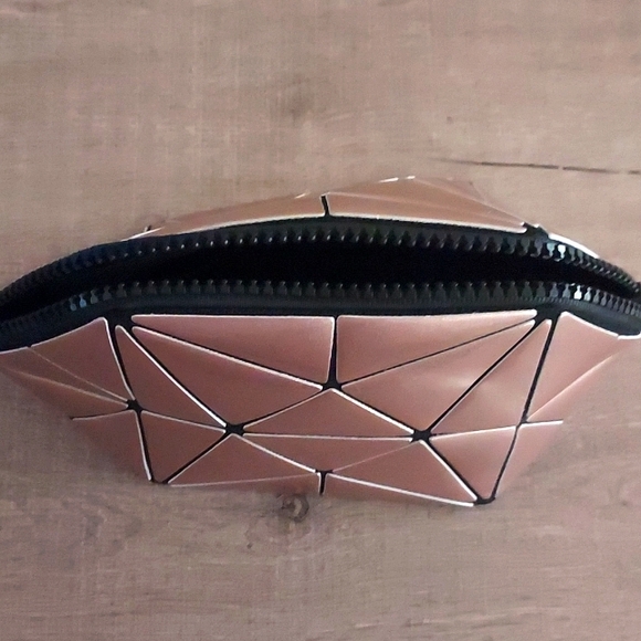 Geometric Pouch with Straps - Picture 4 of 4